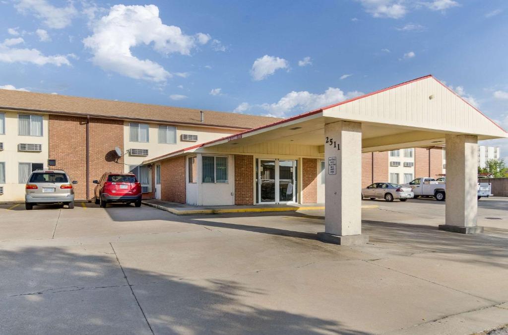 Econo Lodge Emporia - main image