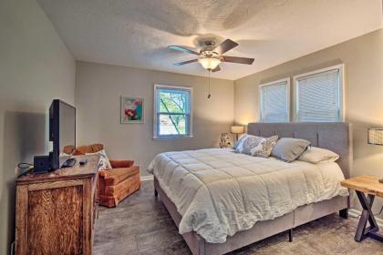 Cute Emporia House - Mins to Downtown and ESU! - image 5