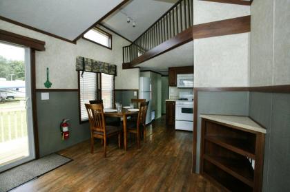 Arrowhead Camping Resort Cottage 11 Endeavor Wisconsin