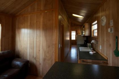 Arrowhead Camping Resort Deluxe Cabin 14 - image 1