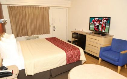 Red Roof Inn Enfield - image 16