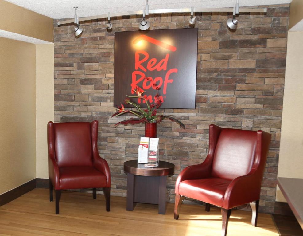 Red Roof Inn Enfield - image 2