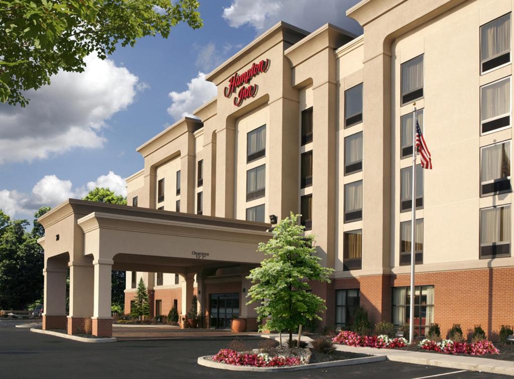 Hampton Inn Springfield South Enfield - main image