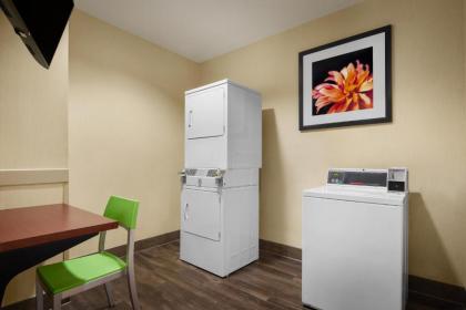 Hilton Garden Inn Denver South Park Meadows Area - image 3