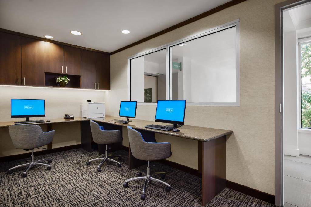 Hilton Garden Inn Denver South Park Meadows Area - image 7