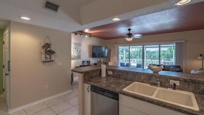 Rent the Perfect 2 Bedroom Townhome on Charlotte Harbor Charlotte County Townhome 1008 - image 6