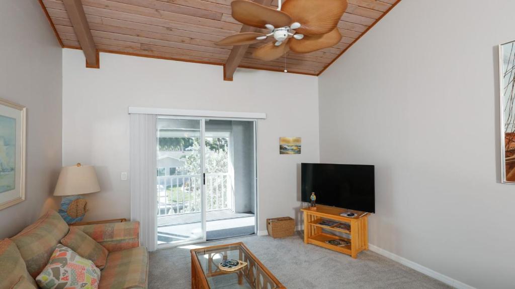 The Ultimate 2 Bedroom Condo on Charlotte Harbor Orlando Condo 1005 - image 5