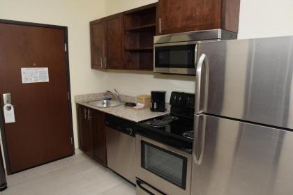 Home Away Kitchen Suites Enid - image 15