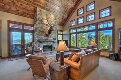 Stunning Ski-In and Ski-Out Mtn Condo with Hot Tub! - image 16