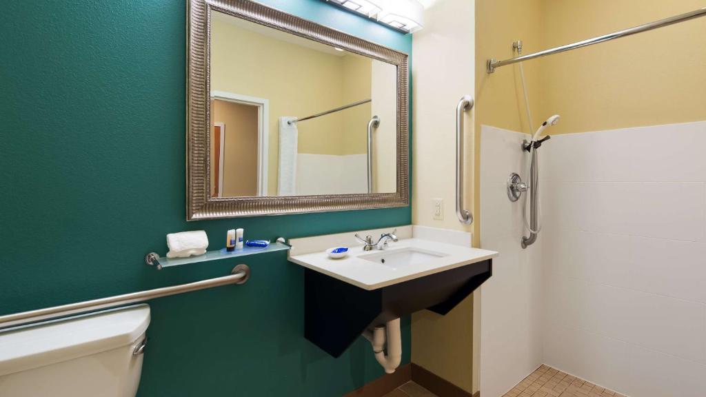 Best Western Plus Harrisburg Mechanicsburg - image 7