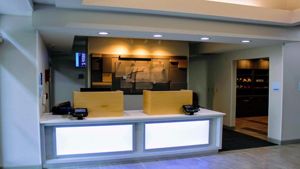 Holiday Inn Express & Suites - Enterprise an IHG Hotel - image 2