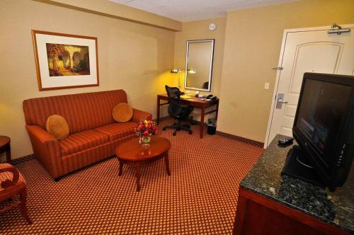 Hilton Garden Inn Erie - image 4