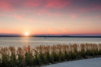 Courtyard by Marriott Erie Bayfront - image 11