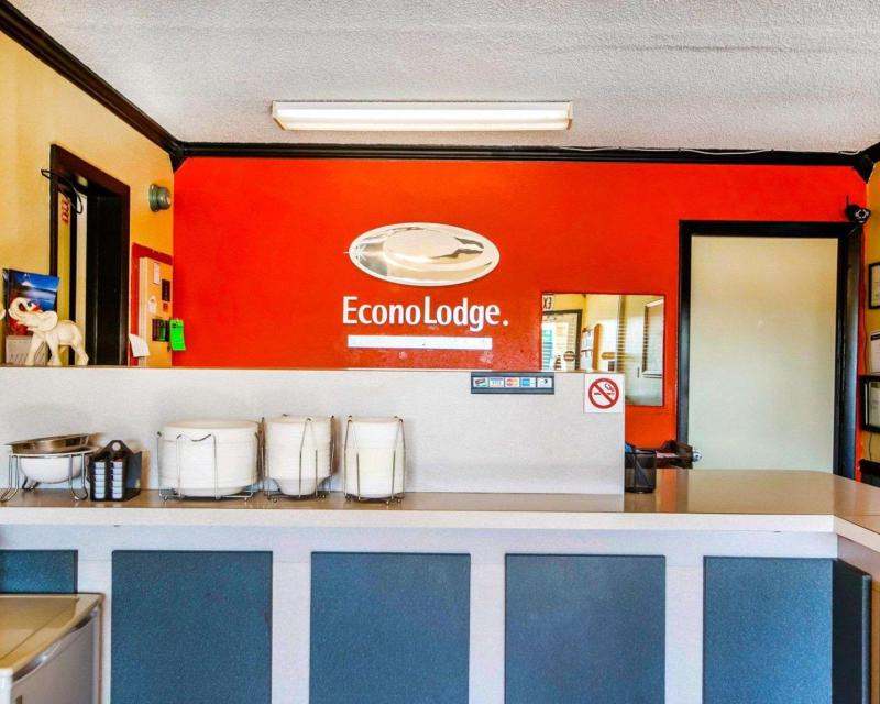 Econo Lodge Erlanger - image 4