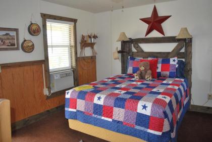 Cowboy Country Inn - image 9