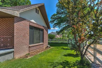 Charming Home in Central Escalante with Mtn Views! - image 6