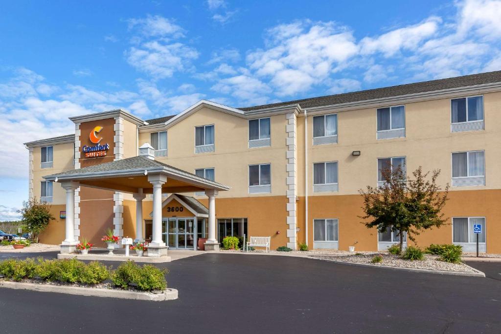 Comfort Suites Escanaba - image 7