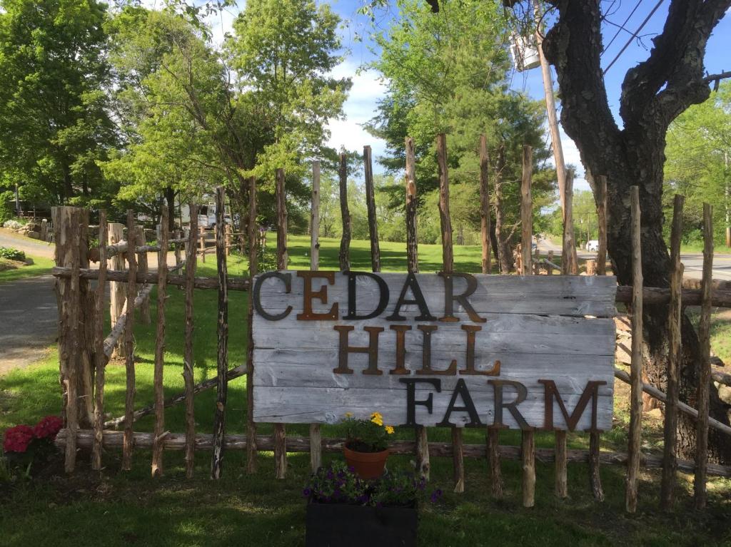 Cedar Hill Farm B & B - image 2