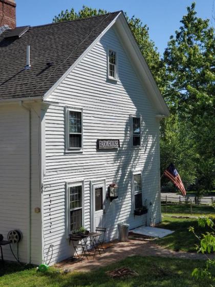 Cedar Hill Farm B & B - image 9