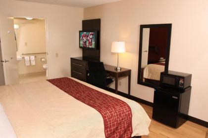 Red Roof Inn PLUS+ Philadelphia Airport - image 4