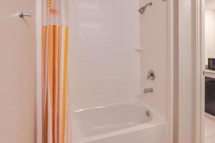 La Quinta by Wyndham Philadelphia Airport - image 15