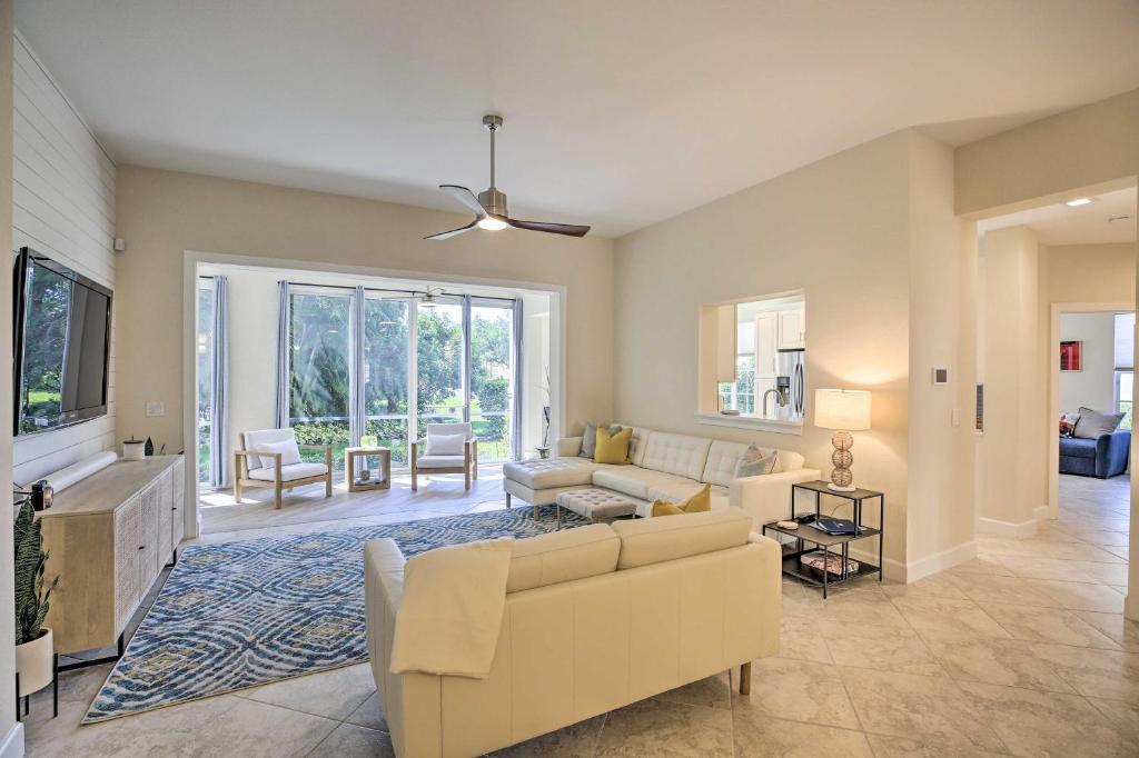 Chic Estero Townhome with Pool and Hot Tub Access - image 2