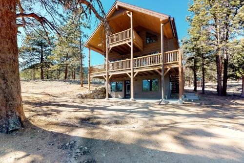 Crest Cabin - main image