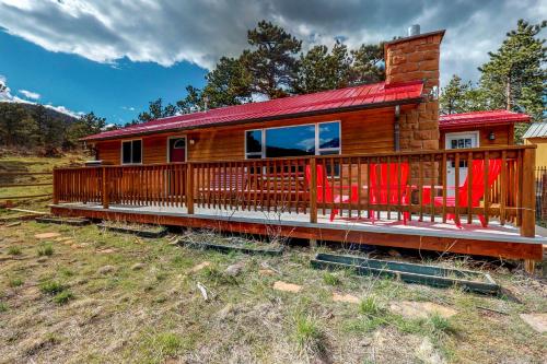 Mary's Lake Cabin - main image