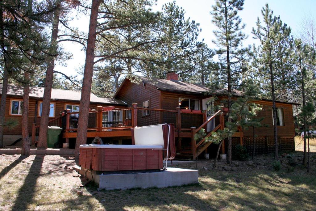 Mountain Pine Cabin by Rocky Mountain Resorts- #20NCD0296 - main image