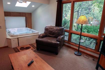 Sunnyside Knoll with Hot Tubs by Rocky Mountain Resorts - image 16