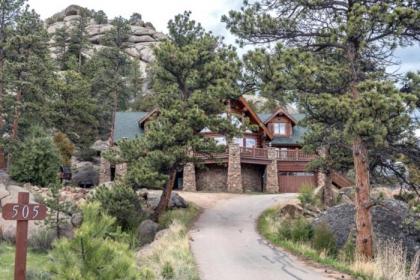 Ultimate Escape in the Rockies Log Home #3150 - image 2