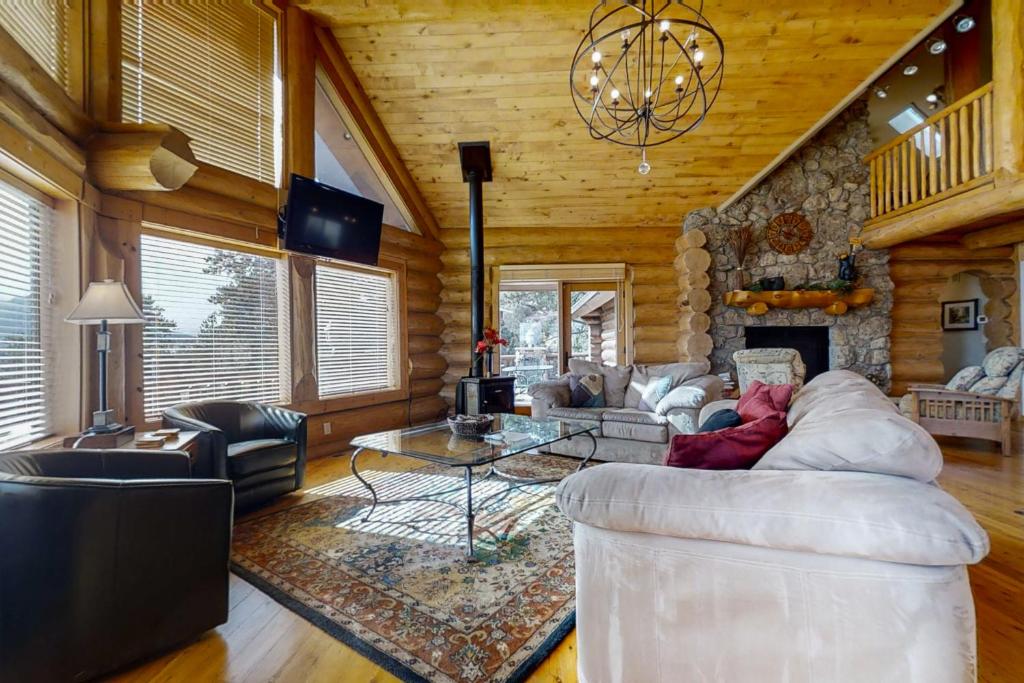 Ultimate Escape in the Rockies Log Home #3150 - image 6