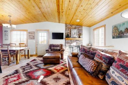 Rocky Mountain Sunshine Cabin - image 2