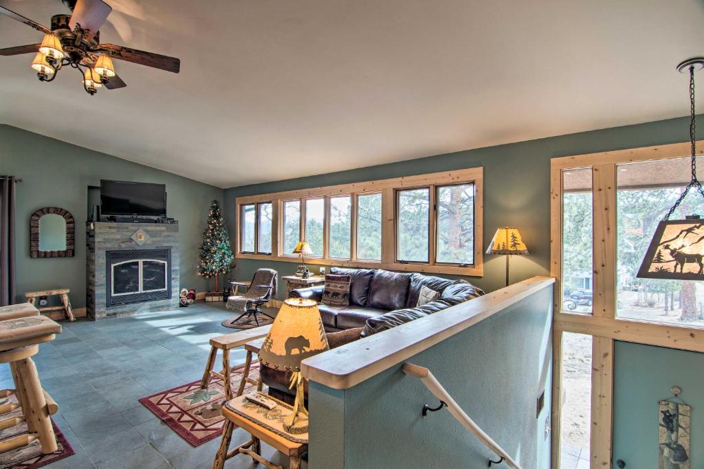 Estes Park Home with BBQ Less Than 1 Mi to Lake and Dtwn! - image 5