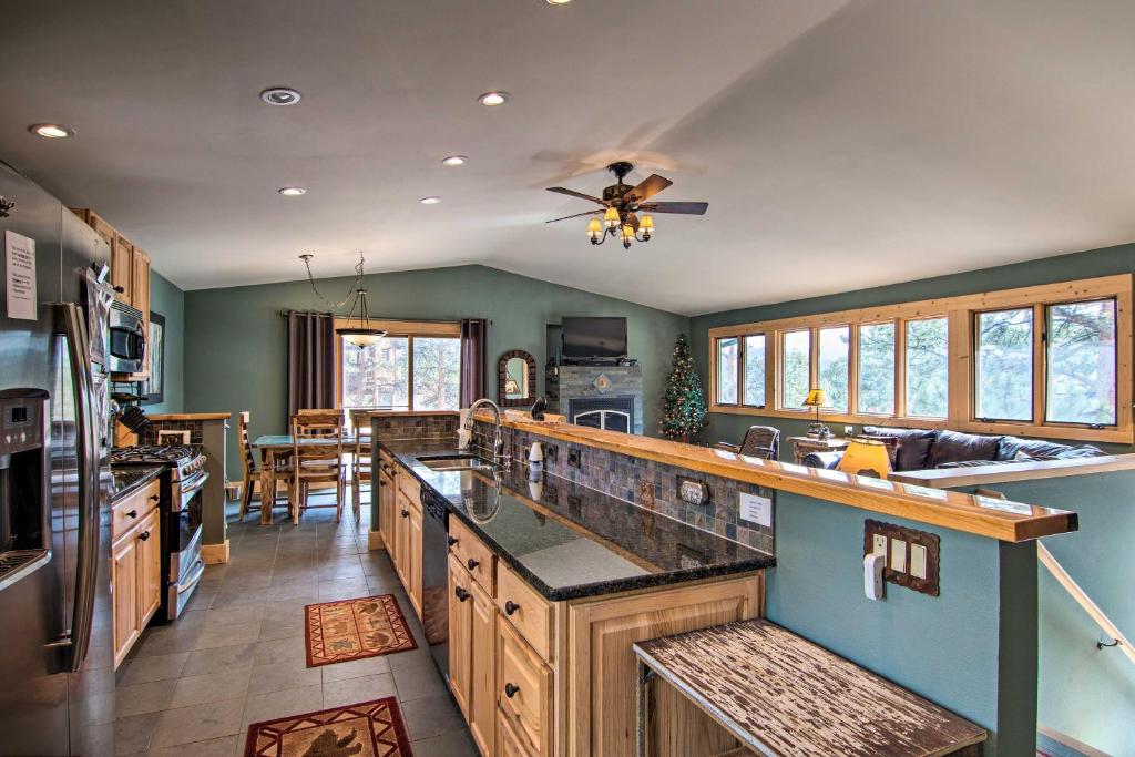 Estes Park Home with BBQ Less Than 1 Mi to Lake and Dtwn! - image 7