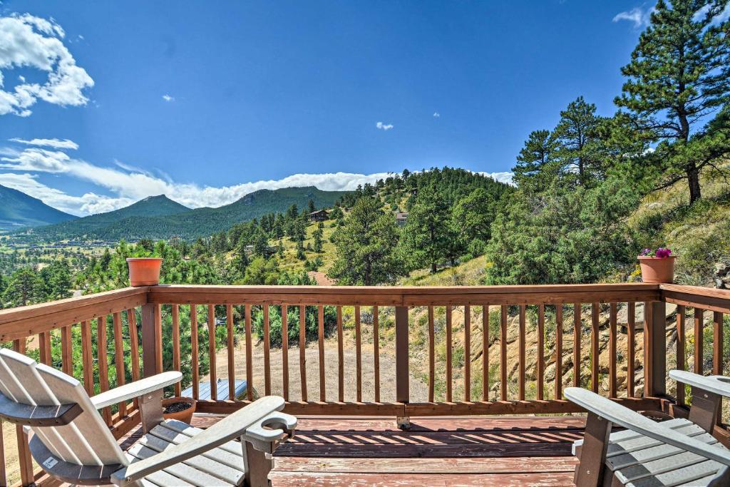 Idyllic Cabin with Grill and Panoramic Mtn Views! - image 3