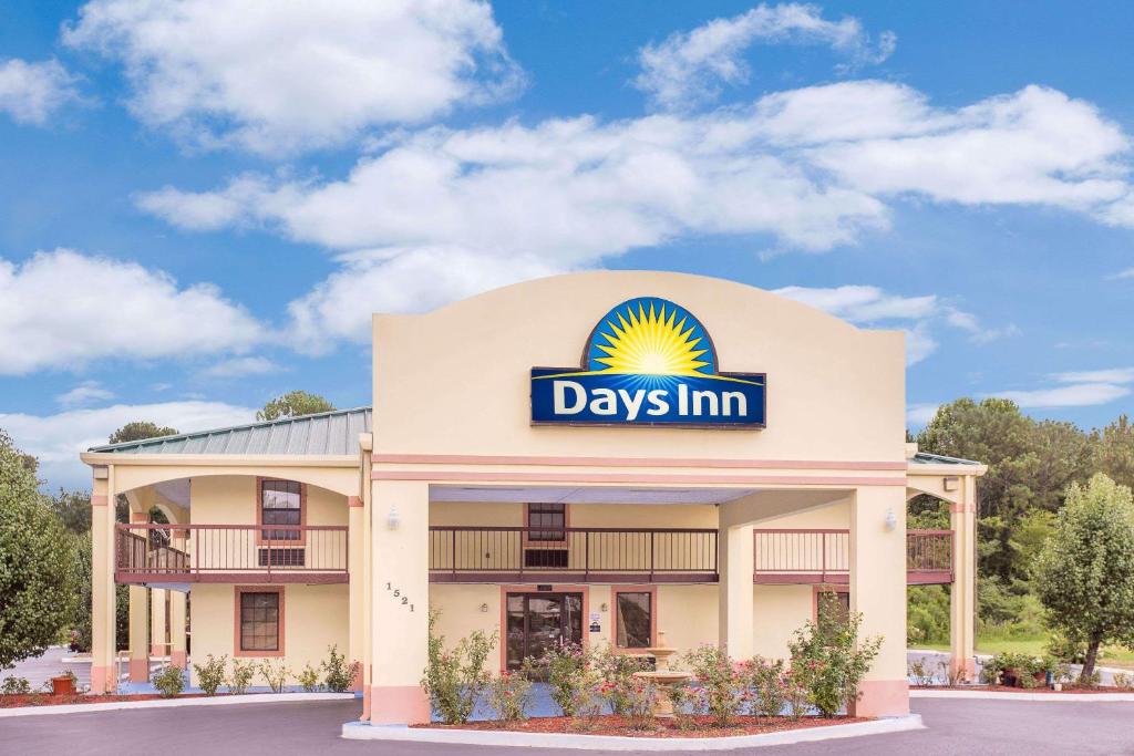 Days Inn by Wyndham Eufaula AL - main image