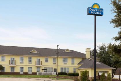 Days Inn & Suites by Wyndham DFW Airport South-Euless - image 5