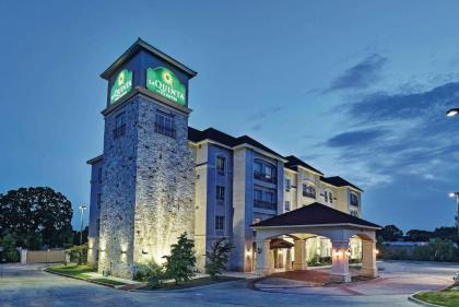 La Quinta by Wyndham DFW Airport West - Euless - image 10