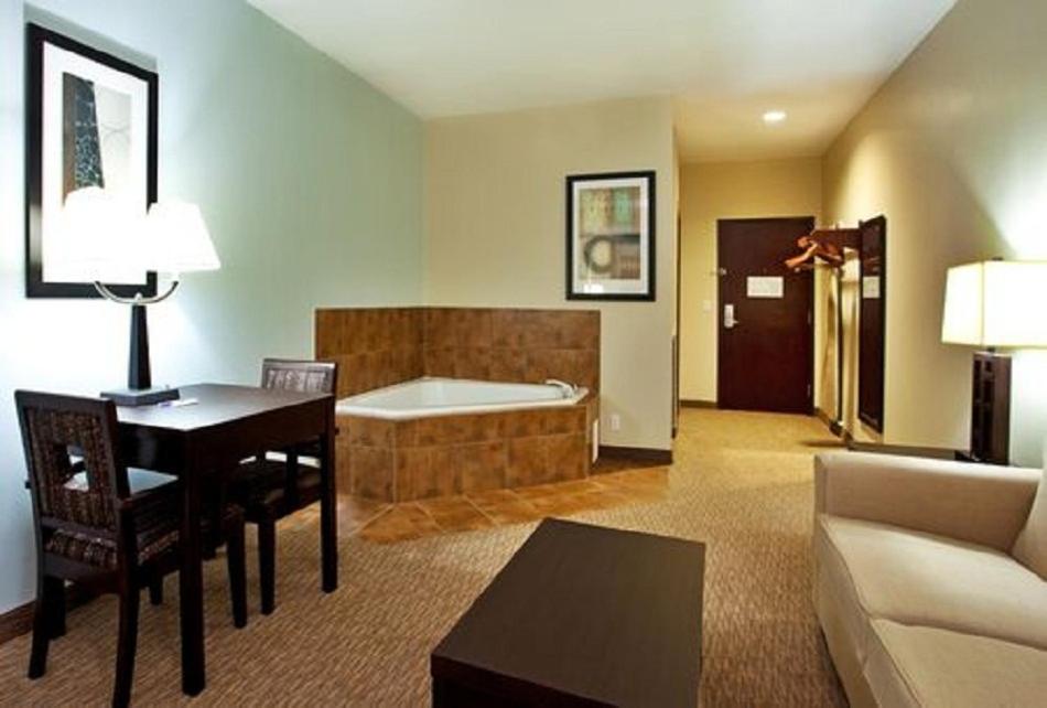 Holiday Inn Express - Eunice an IHG Hotel - image 3