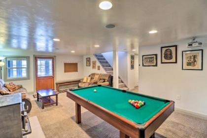 Updated Mountain-View Getaway with Private Hot Tub! - image 2