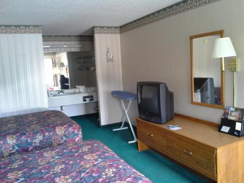 Express Inn Eureka Springs - image 2