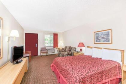 Days Inn by Wyndham Eureka Springs - image 3