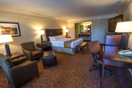 Best Western Inn of the Ozarks - image 4