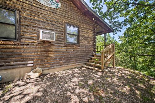 Studio with Deck Near Thorncrown Chapel and Lakes - image 3