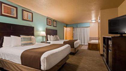 Best Western Plus Bayshore Inn - image 2