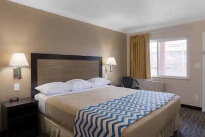 Travelodge by Wyndham Eureka - image 8