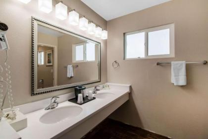 Quality Inn Eureka - Redwoods Area - image 2