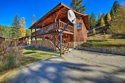 Scenic Kootenai Forest Home with Outdoor Living Area Eureka