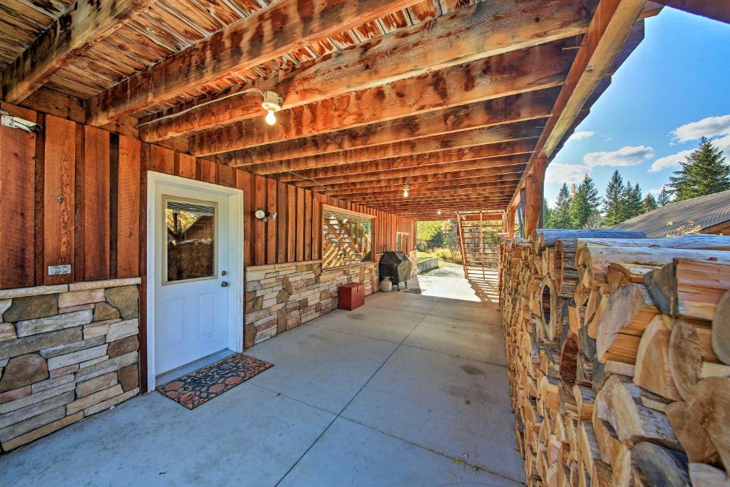 Scenic Kootenai Forest Home with Outdoor Living Area - image 3